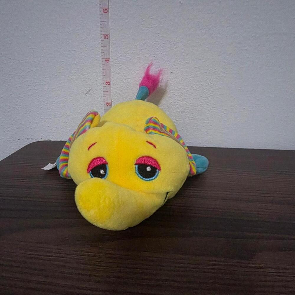 cutetitos carnivalitos jumbotito elephantito Yellow plush with rainbow stripes o